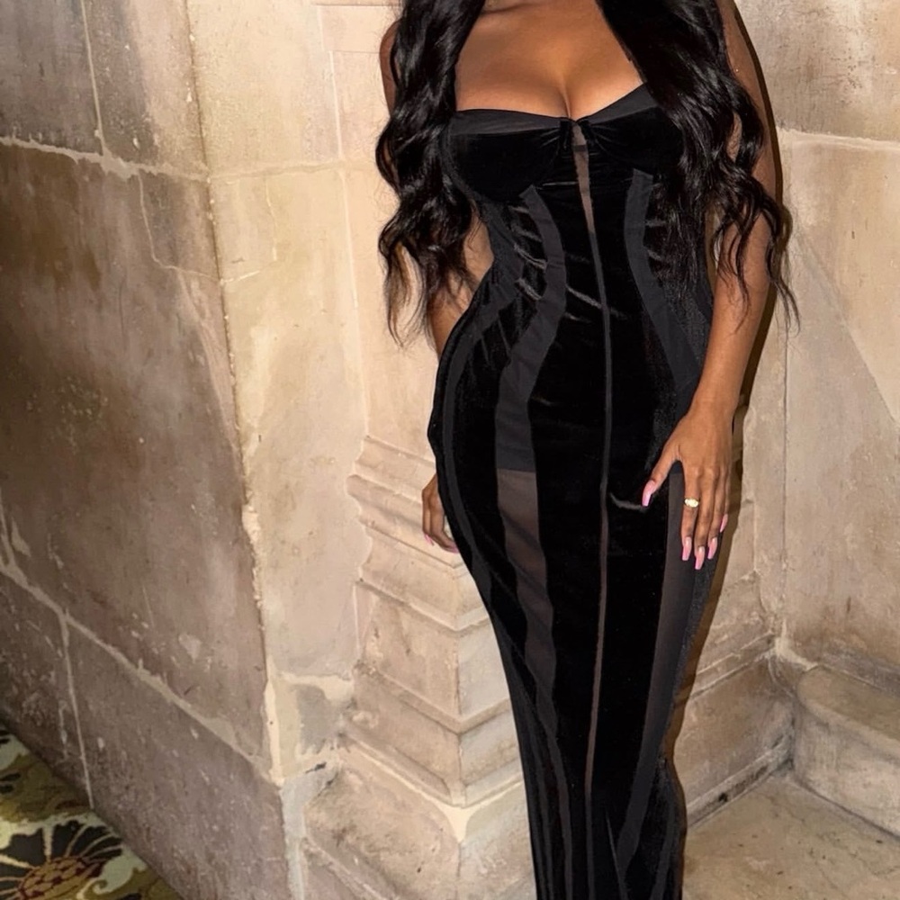Chic Strapless Black Dress - Picture 2 of 2
